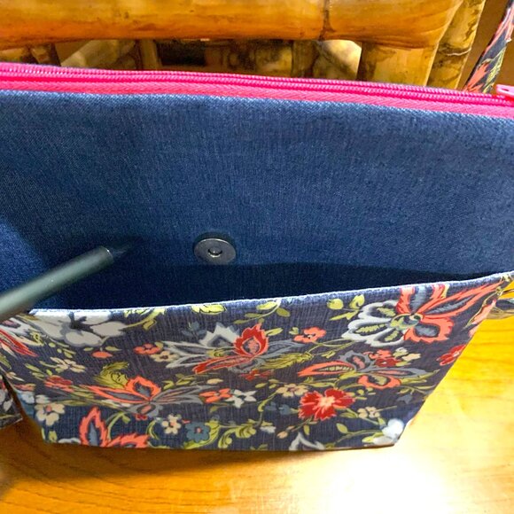 Handmade Denim and Cotton Floral Crossbody Bag with Lining and Zippered Closure - Picture 6 of 8